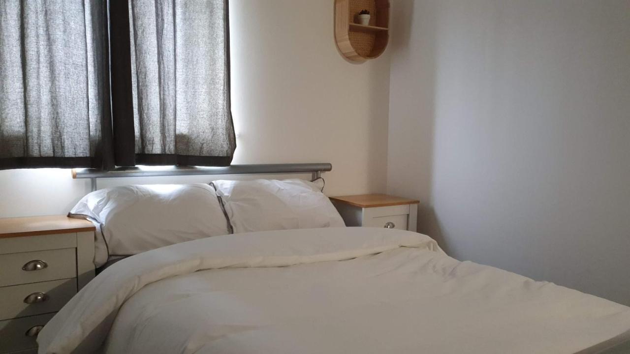 Spacious London Apartment 5 Min Walk To Leytonstone Underground Station And 5 Stops To Zone 1 Ngoại thất bức ảnh