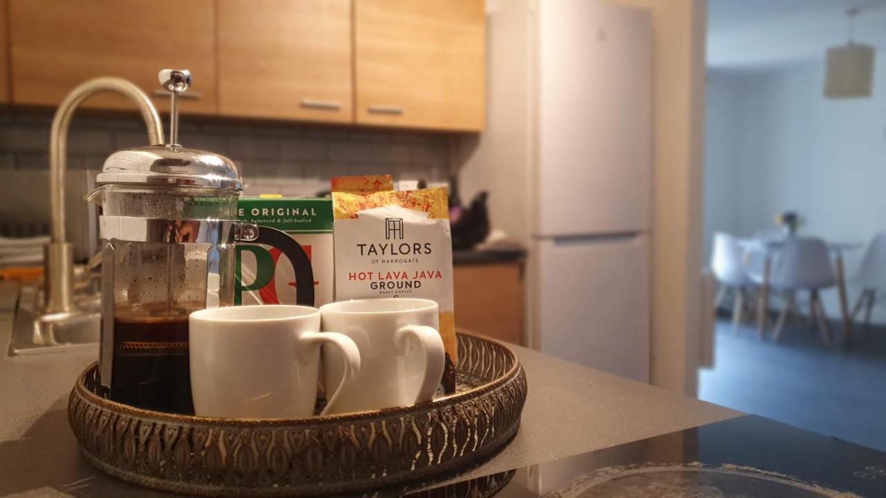 Spacious London Apartment 5 Min Walk To Leytonstone Underground Station And 5 Stops To Zone 1 Ngoại thất bức ảnh